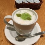 カフェ ディヴァージュ - 私は何を血迷ったか抹茶カフェラテを（笑）