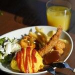 TWELVE ON THE PARK BAR & GRILL - 