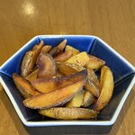 ワインと薪料理の店 piano - 熟成ジャガイモのフライドポテト！
オリジナルガラムマサラ風味でリピーター続出！
