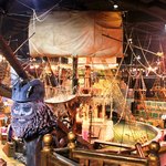 Pirate's Dinner Adventure - 開場すると客席へ