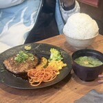 肉食家さんのハンバーグ にくきゅうグリル - 