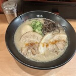 博多 くまちゃんらぁめん - 味玉入りクリーミーとんこつ