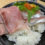 群青 - 酢飯では無いご飯はちょうど良い量です。