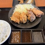 からやま - 料理写真:にんにくからあげ合盛り定食 ¥869