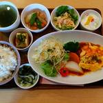 カフェレストりん - 2015･2･9･ランチ。
      ハンバーグ。玉子焼。温野菜。ピーマンの揚げ炒め。イカ&菜の花のマヨあえ。冷奴。デザート。