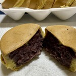 あじまん - 料理写真:あじまんの粒あん、、、餡子いっぱい入った、大判焼きだよね^_^