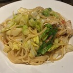 トラットリア クアルト - 春キャベツとマグロのペペロンチーノ(辛さはない)