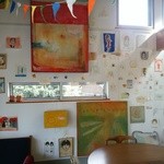 みんなのコーヒー - 壁一面に作品増えてますね。