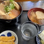 もつ煮屋 三本木食堂 - 