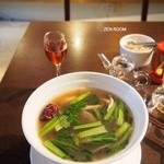 ZEN ROOM - 漢方の香りはしますがとても飲みやすいスープでした。
