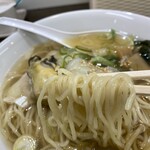 中華そばあづま - コシがある細麺