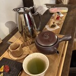 うさぎの小屋 - 奥さんの方の和菓子とお茶のセットもかなり美味しかったみたいで。