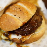 ケンタッキー フライドチキン - 料理写真:ビストロ風ハンバーグサンドはやや小さ目です