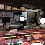 丸幸精肉店 - 高級肉ずらり