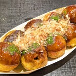 築地銀だこ - 料理写真:ぜったいうまい‼ たこ焼 715円