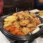 赤坂韓国料理・焼肉 兄夫食堂 - サムギョプサル