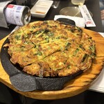 赤坂韓国料理・焼肉 兄夫食堂 - 海鮮チヂミ