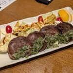 大漁酒場 魚樽本店 - やわらか厚切り豚タンの炭焼き