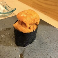 鮨 龍馬 - てんこ盛りのバフンウニ
