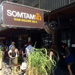 Som Tam Nua - 行列必至のサイアム人気店！