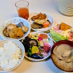 みやま荘 - 料理写真:これだけ盛ってもたったの¥350！