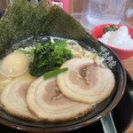 壱角家 - 料理写真:MAXラーメン1,130円