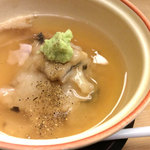 Rakuzan - 2月のおすすめ　鰻の蕪蒸し：コースの一品になります。
      蒲焼の鰻をすりおろしたかぶらと卵白でふんわり包み、蒸しあげました。
      熱々の銀あんをかけて。わさびと山椒がアクセントです。
