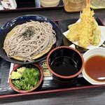資さんうどん - 料理写真:ほど無く注文した大海老天ざる１０１９円の出来上がりです。