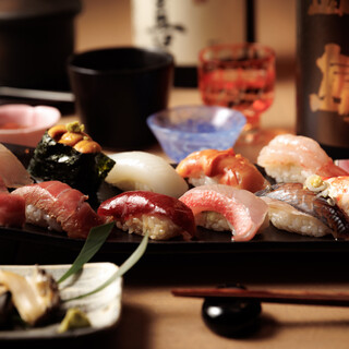 板前鮨でしか食べられない『おまかせ』料理で旬をご堪能下さい