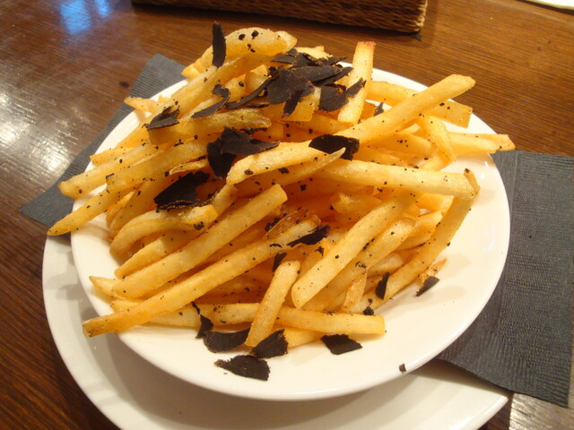 ミッドタウンのお洒落フレンチ ハッピーアワー フレンチフライ黒トリュフ By まこぷん オランジェ Orange 六本木 ダイニングバー 食べログ