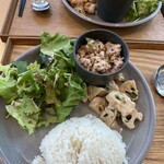 OVAL CAFE - 