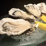 GODDESS - オイスタープレート
            「大分・兵庫・岩手の生牡蠣食べ比べ」