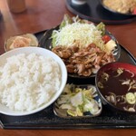 ます栄食堂 - 