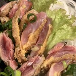 丸万焼鳥 - 新鮮な朝引きの鶏のタタキ！