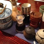 とんかつ やまいち - 豊富な卓上セット