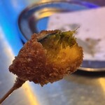 あたぼうや - カボチャ串食べてる所