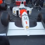 とんかつ　まるや - 近くのホンダにセナ様の乗ったＦ１カーが