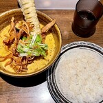 ソウルストア - 鶏団子とパリパリ揚げゴボウのカリー