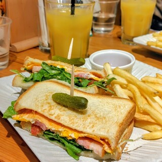 HOUSE MADE_0