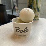 Bole COFFEE&ICE CREAM - Double（750円）　ミルク / ピスタチオ