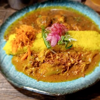 スパイシーカリーハウス半月_1