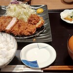 とんかつ和幸 - 料理写真:ロースカツご飯＋キャベツメンチ