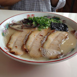 長崎楼 - 2012年11月25日 ラーメン 大きいチャーシューが3枚入ってました。海苔が無かったです。