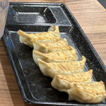 8番らーめん - 料理写真:餃子