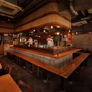 ライブ感あふれる店内