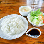 カナダ館 - ライス、スープ、サラダ、ポン酢ソース