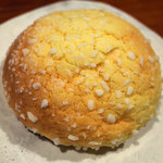 Yougangamakouboupowacchi - 「どがしこメロンパン」（150円）。おおきなサイズがうれしいサクサクのメロンパン。