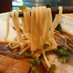 濃厚魚介らぅ麺 純 - 平打麺