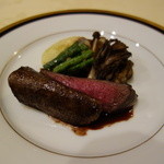フランス料理 ビストロ・ド・リヨン - （肉・私）北海道　蝦夷鹿のロースト赤ワインソース