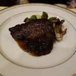 フランス料理 ビストロ・ド・リヨン - （肉・妻）国産牛のステーキ・粒マスタードソース